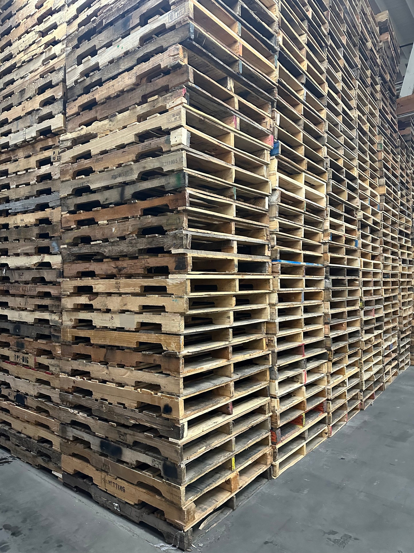 4-Way Used 48x40 Pallet